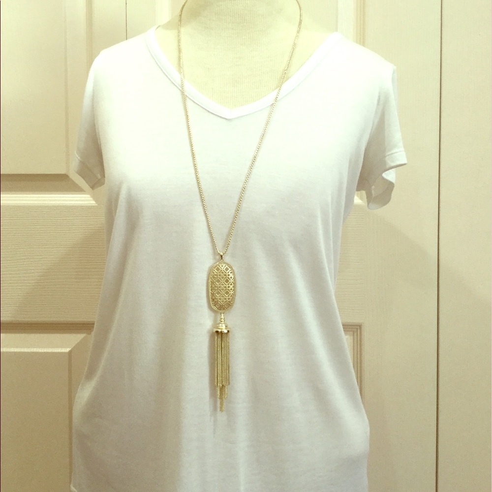 Kendra Scott necklace
